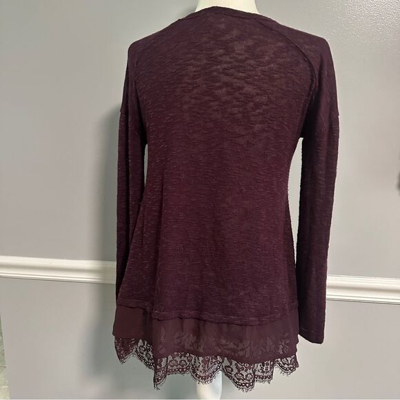 Eyeshadow sheer long sleeve top with layered lace on bottom size S - Picture 4 of 8